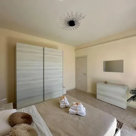 Domus Albae - In Centro Apartment